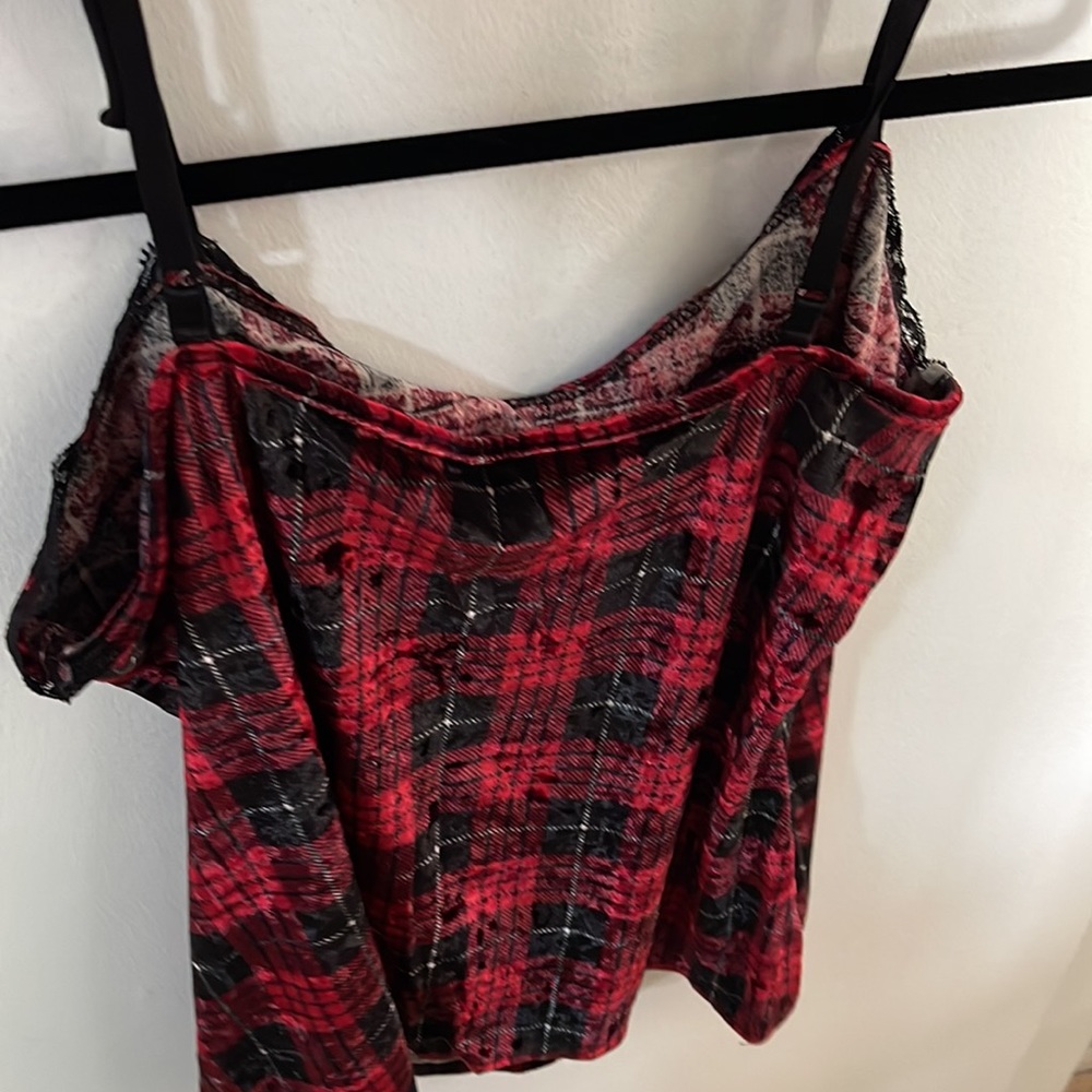 Woman tops - Picture 2 of 4